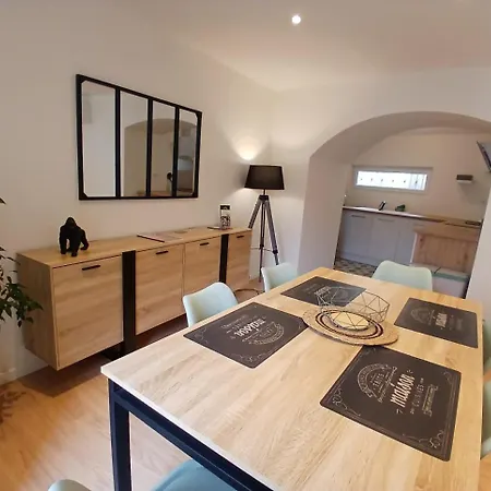La Maisonnette Apartment Saint-Georges-de-Luzencon