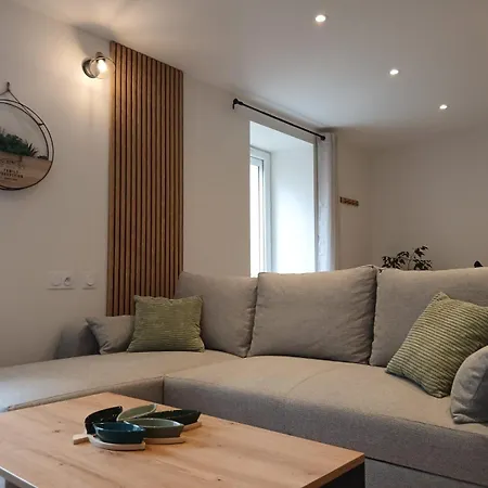 La Maisonnette Apartment Saint-Georges-de-Luzencon