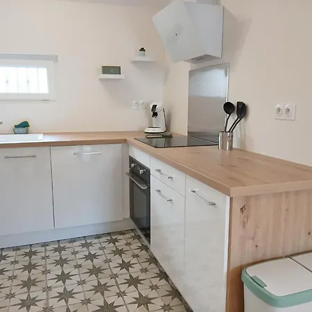 La Maisonnette Apartment *